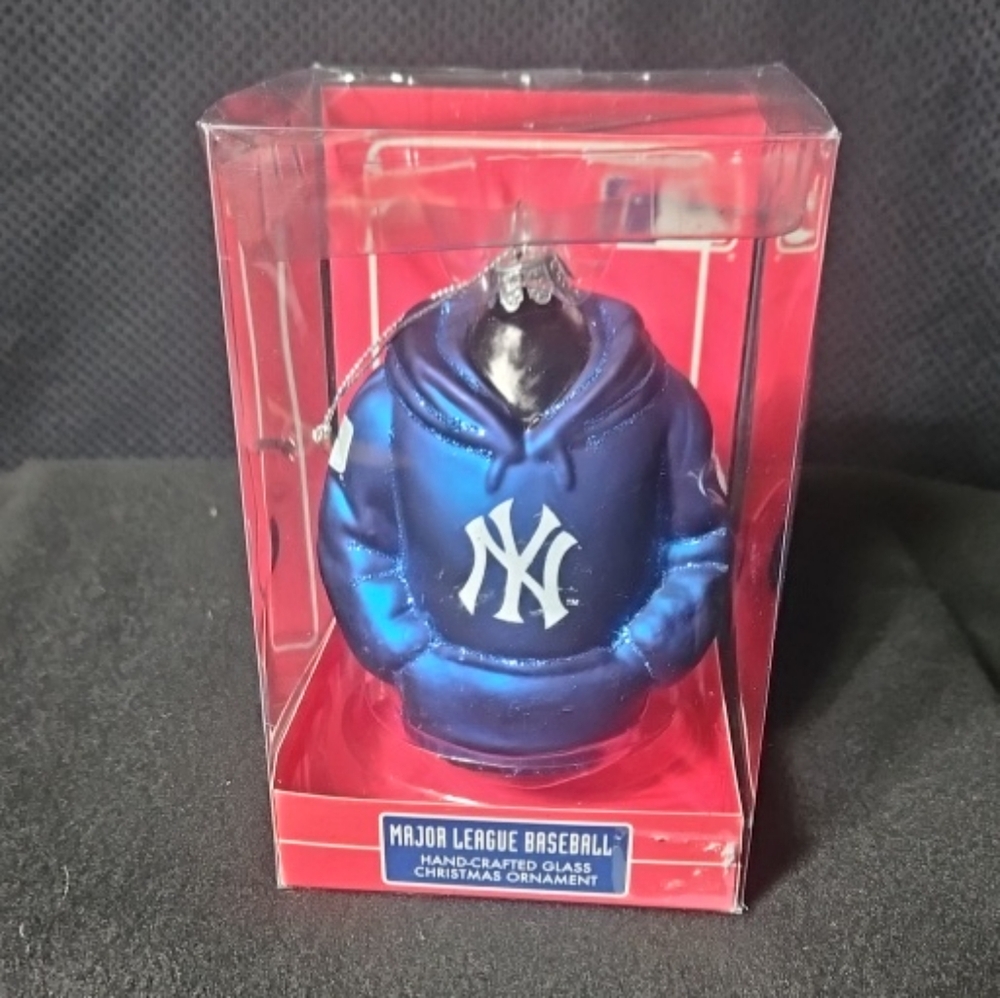 MLB Handcrafted‎ Glass Ornament